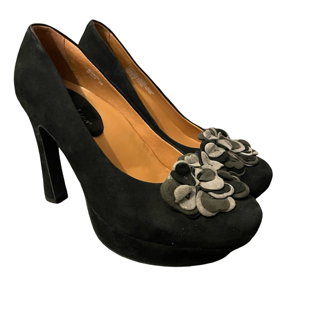 Candie's Black Heels with Gray Floral Accent Size 7 - Picture 1 of 9